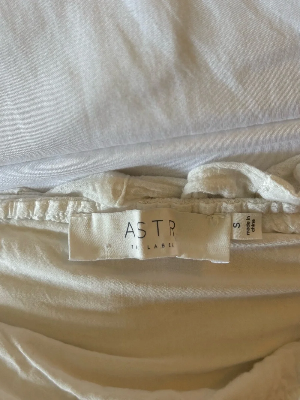 ASTR the label White Puff Sleeve Women’s Top